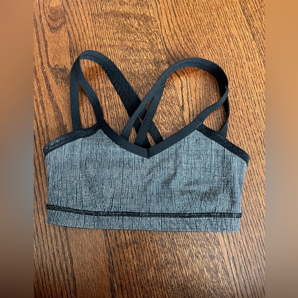 Black and white pattern lululemon sports bra